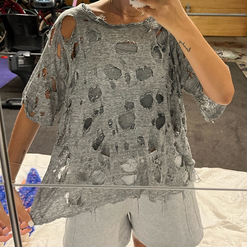 LF tshirt - Picture 2 of 3